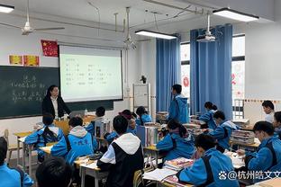 今天抽神卡？特里皮尔数据：8次抢断，5次关键传球，评分全场最高